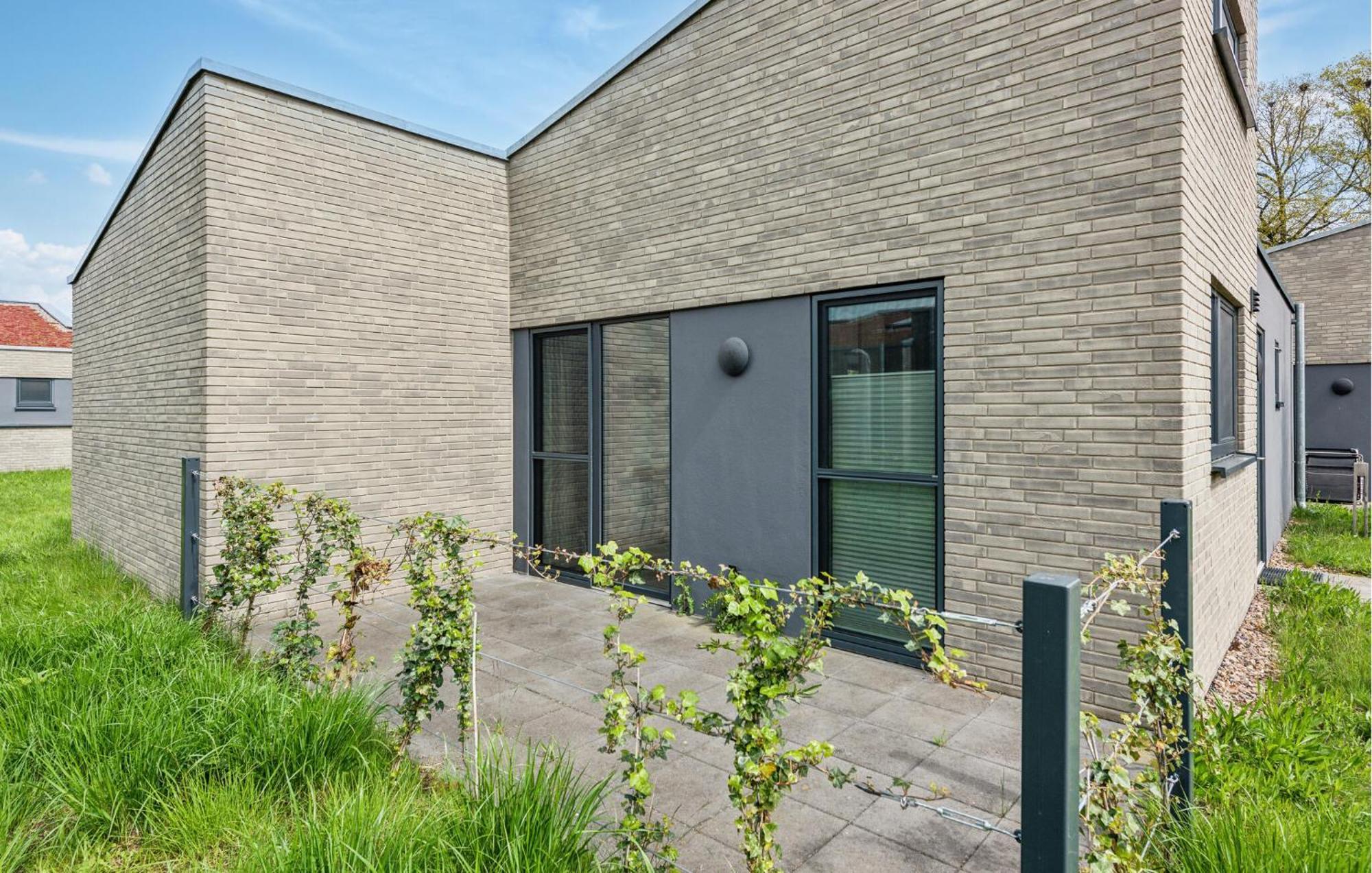 Awesome Home In Lembruch-Duemmer See With Kitchen מראה חיצוני תמונה